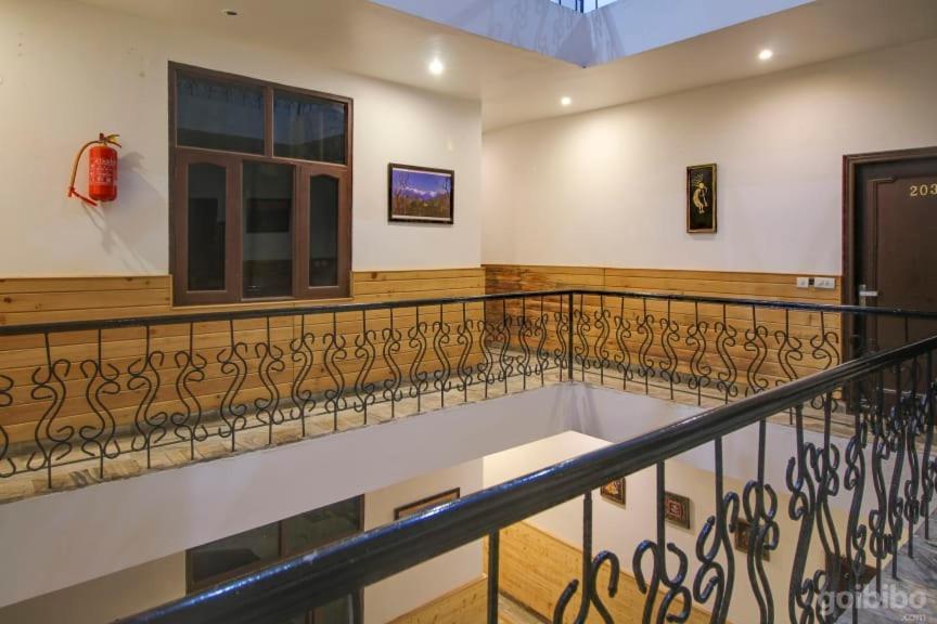 Dlx Stay In Naddi Dharamshala Bagian luar foto
